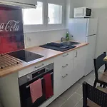 Chez T-e-o Apartment *