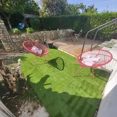 Chez T-e-o Apartman *