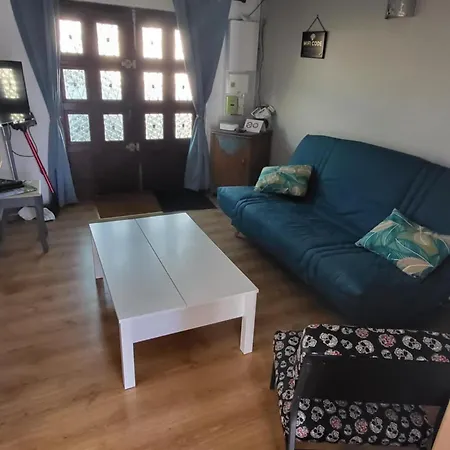 Chez T-e-o Apartment *