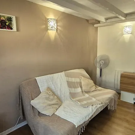 Chez T-e-o Apartment *